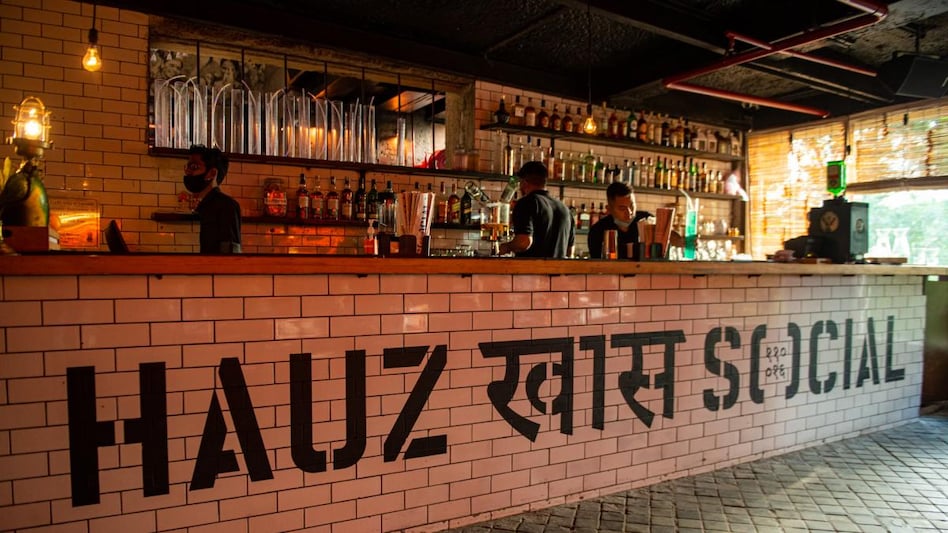 The menu at Social Hauz Khas offers two new dishes, the Boat-e-Kebab and Boat-e-Chaap to pay homage to the Social works success story. The menu at Social Hauz Khas offers two new dishes, the Boat-e-Kebab and Boat-e-Chaap to pay homage to the Social works success story.