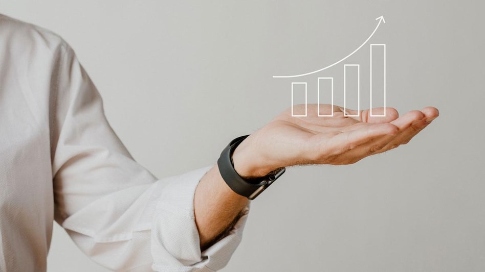 The monthly average balance is the minimum amount you are required to maintain in your savings account every month The monthly average balance is the minimum amount you are required to maintain in your savings account every month