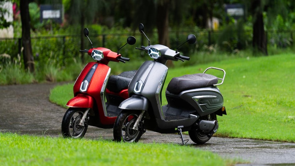 The new JeetX e-scooter will be available in four matte colour options - Scarlet Red, Ink Blue, Posh White and Space Grey. The new JeetX e-scooter will be available in four matte colour options - Scarlet Red, Ink Blue, Posh White and Space Grey.