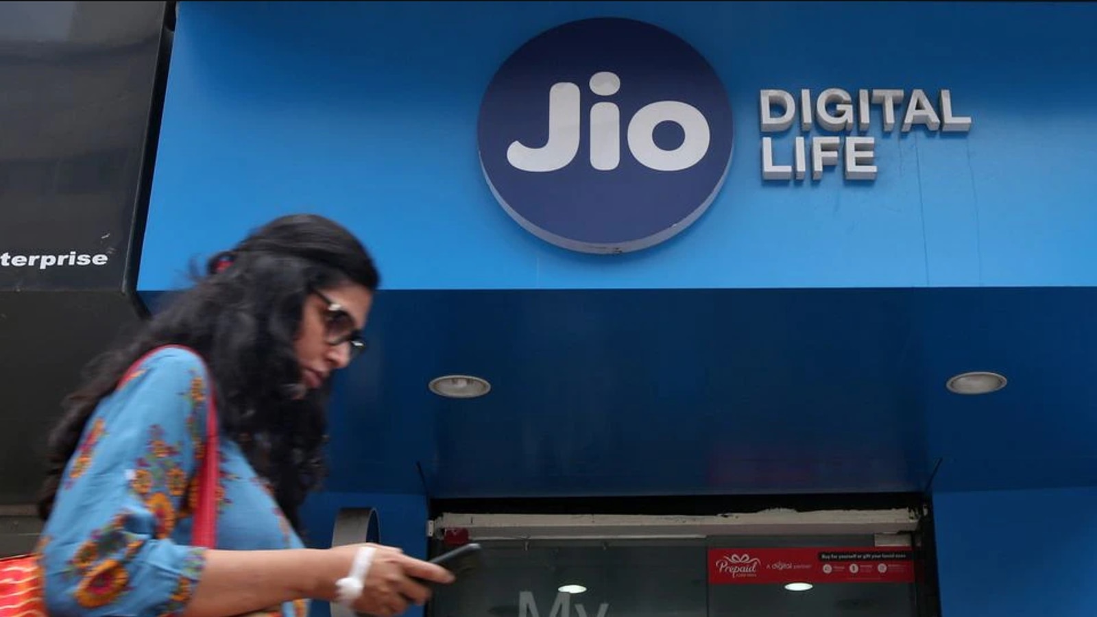 Jio 5G roll out details, 5G phone and more announced at Reliance AGM: 5 key takeaways - Vimarsana News