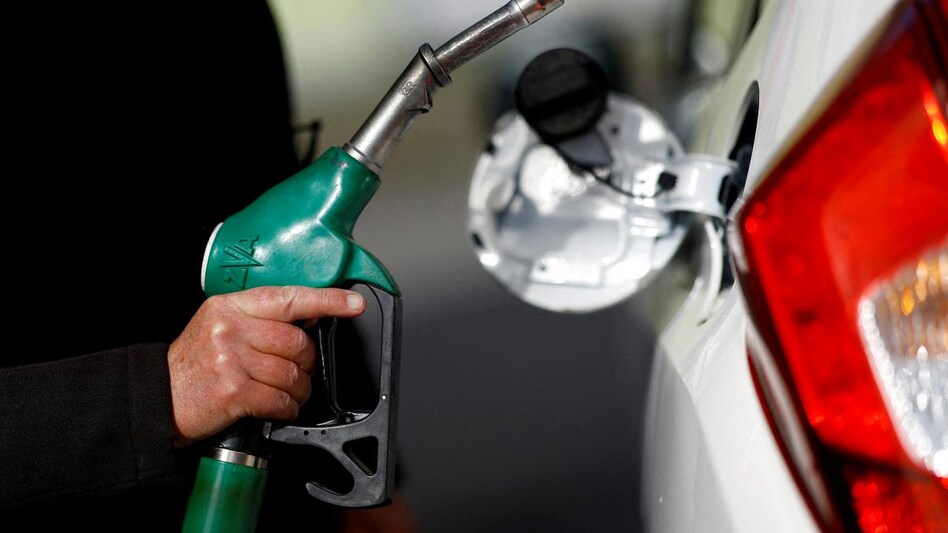 Petrol, diesel sales fall in July as monsoon sets in (Photo: Reuters) Petrol, diesel sales fall in July as monsoon sets in (Photo: Reuters)