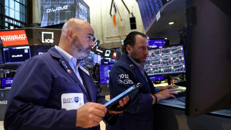 Wall St: Dow edges up on retail earnings boost (Photo: Reuters) Wall St: Dow edges up on retail earnings boost (Photo: Reuters)