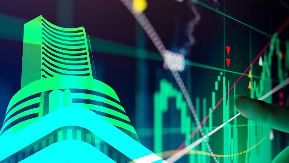 UltraTech Cements, ICICI Bank, Bharti Airtel and PowerGrid Bank were the top Sensex gainers, rising up to 2.31 per cent. UltraTech Cements, ICICI Bank, Bharti Airtel and PowerGrid Bank were the top Sensex gainers, rising up to 2.31 per cent.