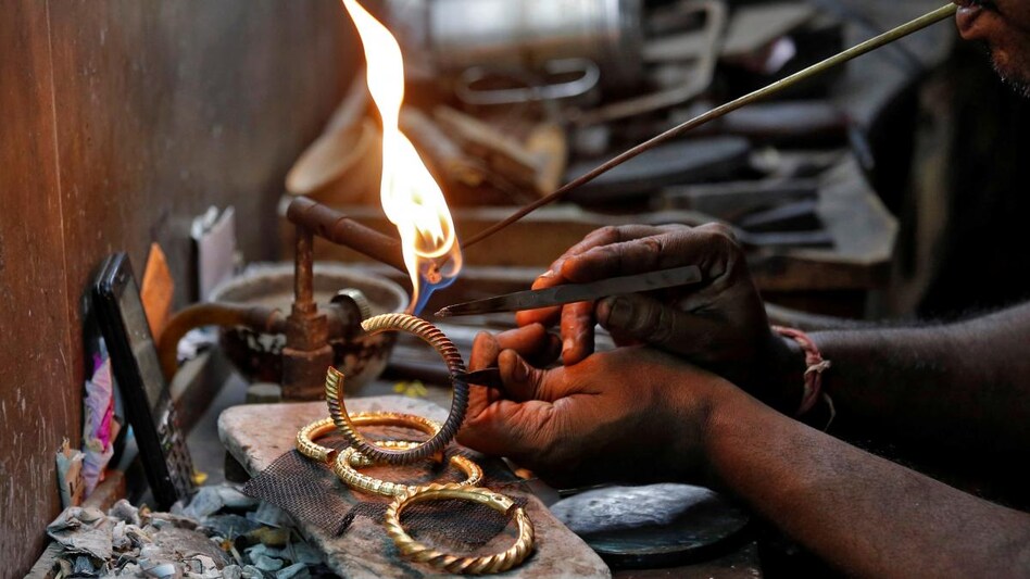 Amazon India, COHANDS to promote digital inclusion of over 50,000 artisans (Photo: Reuters) Amazon India, COHANDS to promote digital inclusion of over 50,000 artisans (Photo: Reuters)