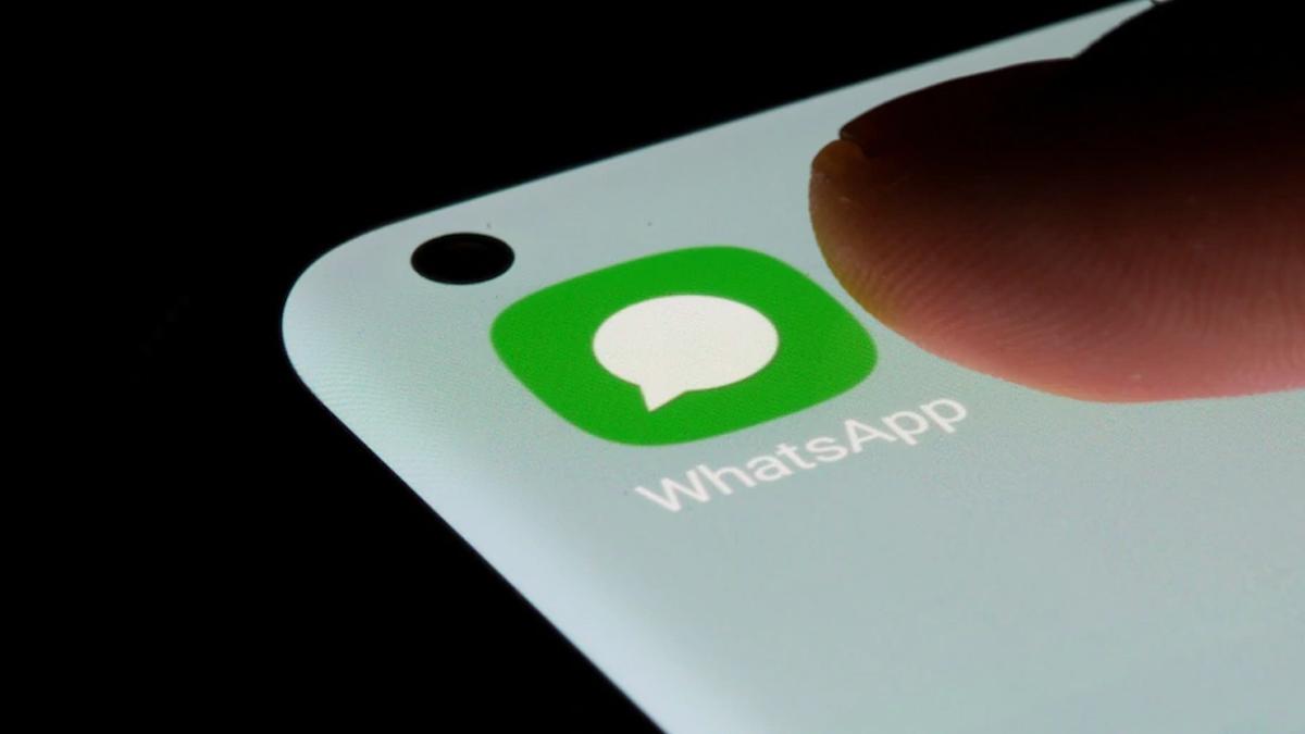 WhatsApp is working on a new feature that will allow group admins to tackle these unwanted messages better WhatsApp is working on a new feature that will allow group admins to tackle these unwanted messages better