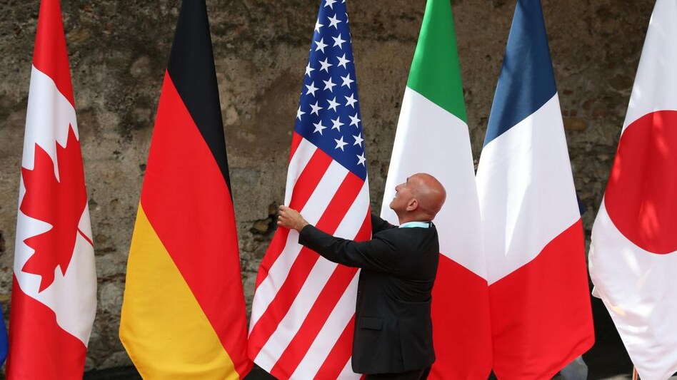 G7 mulls options to restrict Russian oil to deprive Moscow of bumper revenues (Photo: Reuters) G7 mulls options to restrict Russian oil to deprive Moscow of bumper revenues (Photo: Reuters)