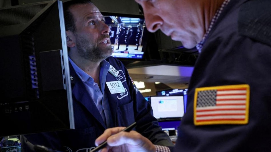 S&P 500, Dow slide as weak China data stokes slowdown worries (Photo: Reuters) S&P 500, Dow slide as weak China data stokes slowdown worries (Photo: Reuters)