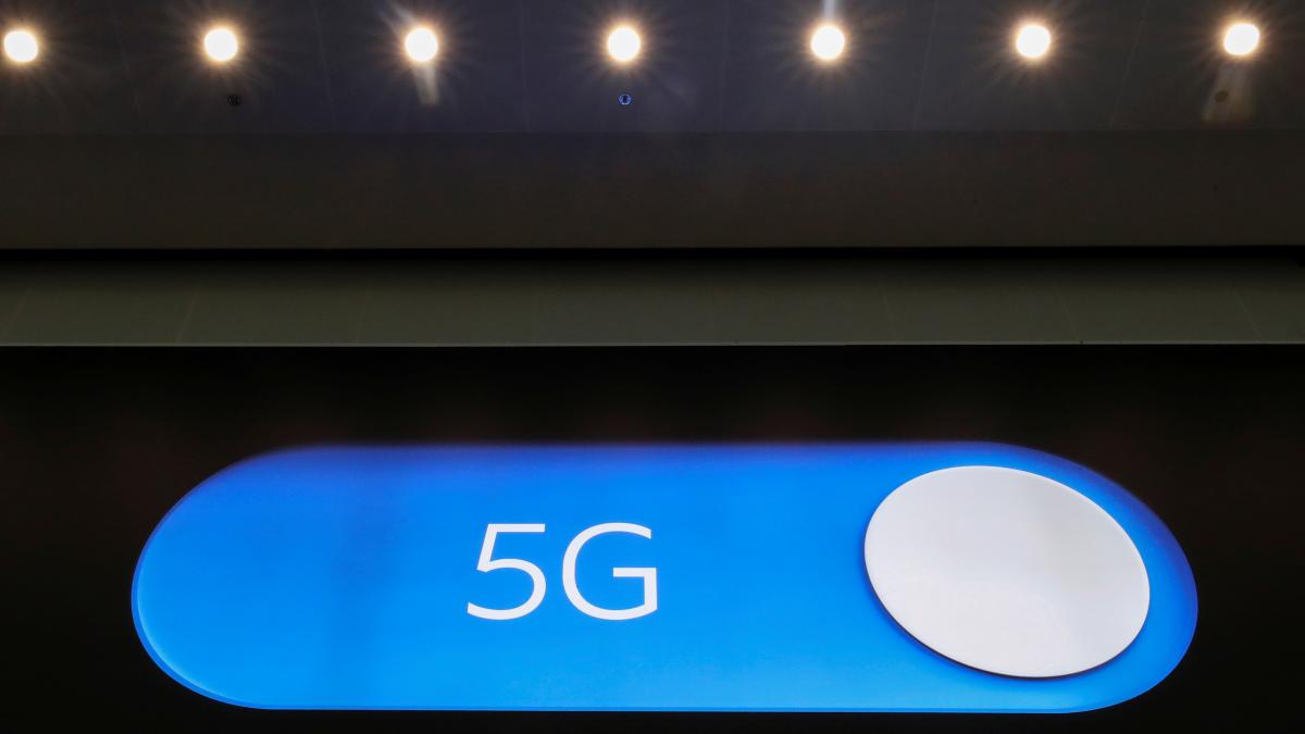 How Reliance's ambitious 5G rollout plans can change India's digital story (Photo: Reuters) How Reliance's ambitious 5G rollout plans can change India's digital story (Photo: Reuters)