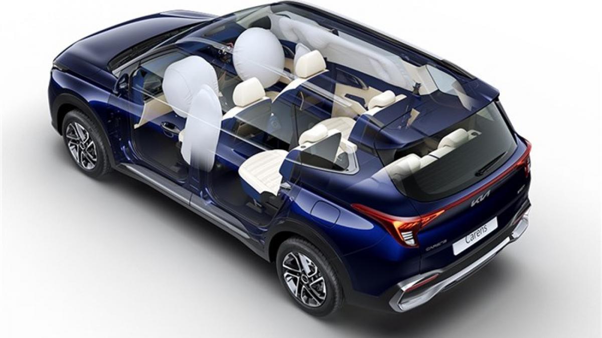 An airbag is a vehicle occupant-restraint system which interferes between the driver and the vehicle's dashboard during a collision, thereby preventing serious injuries. (Photo: Autocar India) An airbag is a vehicle occupant-restraint system which interferes between the driver and the vehicle's dashboard during a collision, thereby preventing serious injuries. (Photo: Autocar India)