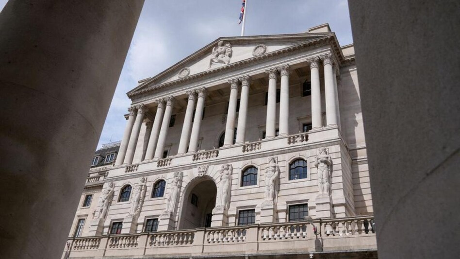 Bank of England raises rates to 2.25%, despite likely recession (Photo: Reuters) Bank of England raises rates to 2.25%, despite likely recession (Photo: Reuters)
