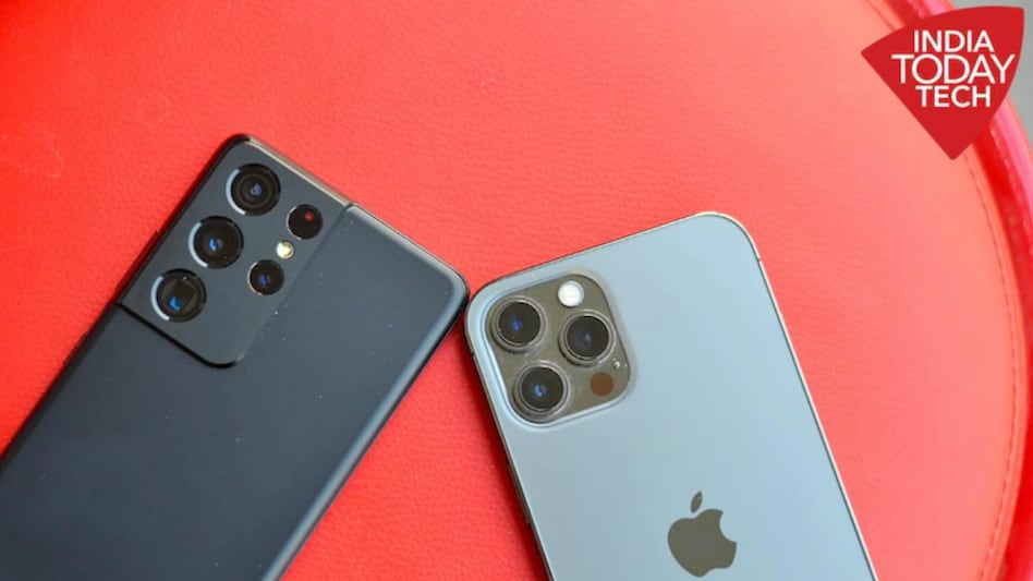 Samsung takes jibe at Apple in new ad ahead of iPhone 14 launch, highlights features iPhone doesn't have Samsung takes jibe at Apple in new ad ahead of iPhone 14 launch, highlights features iPhone doesn't have