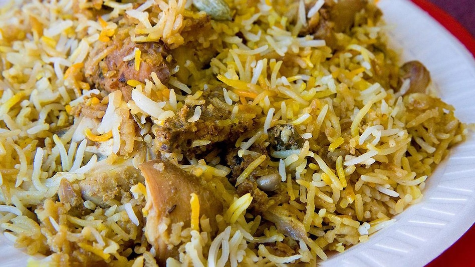 Zomato shareholder orders biryani, gets salan only Zomato shareholder orders biryani, gets salan only