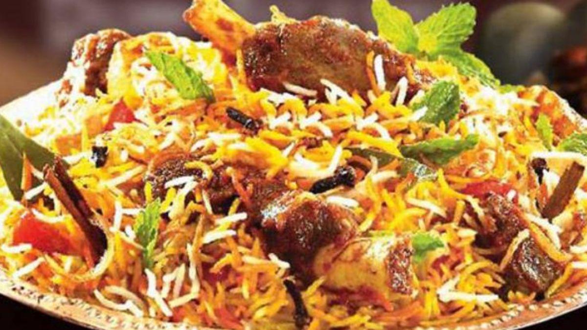 Zomato user in Gurugram ordered biryani from Hyderabad using intercity feature, got only salan delivered Zomato user in Gurugram ordered biryani from Hyderabad using intercity feature, got only salan delivered