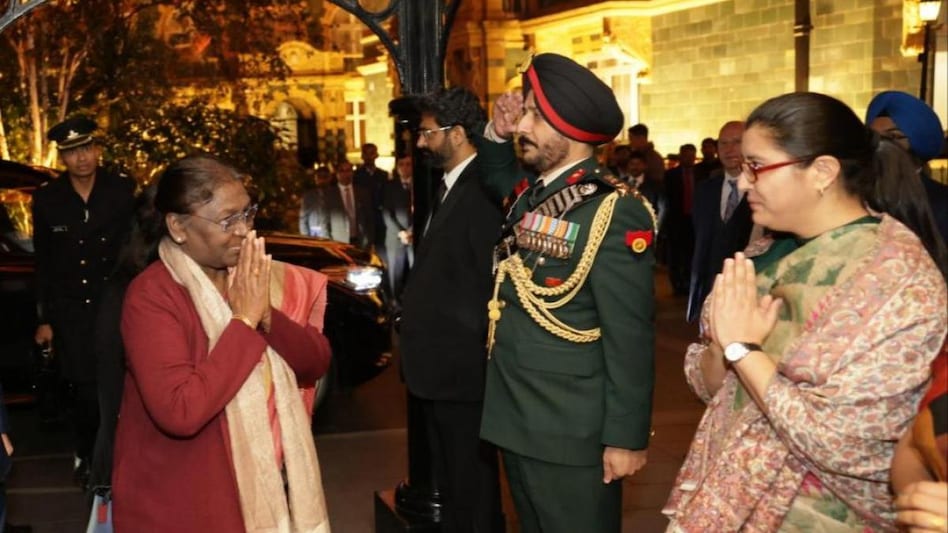 President Droupadi Murmu arrives in London President Droupadi Murmu arrives in London