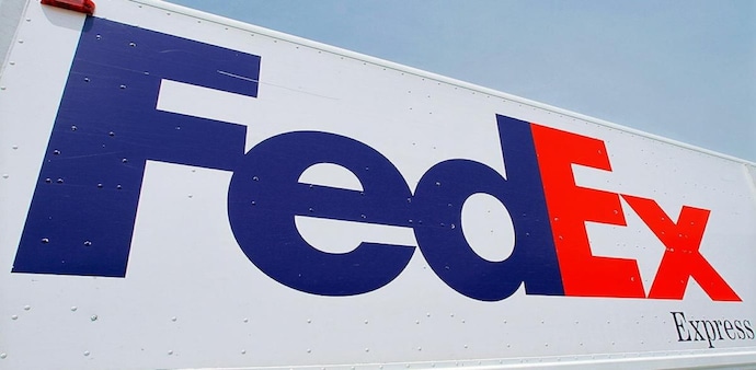 FedEx shares rose 0.8% to $154.54 but stayed near the 52-week low of $150.36 hit early in the session. FedEx shares rose 0.8% to $154.54 but stayed near the 52-week low of $150.36 hit early in the session.