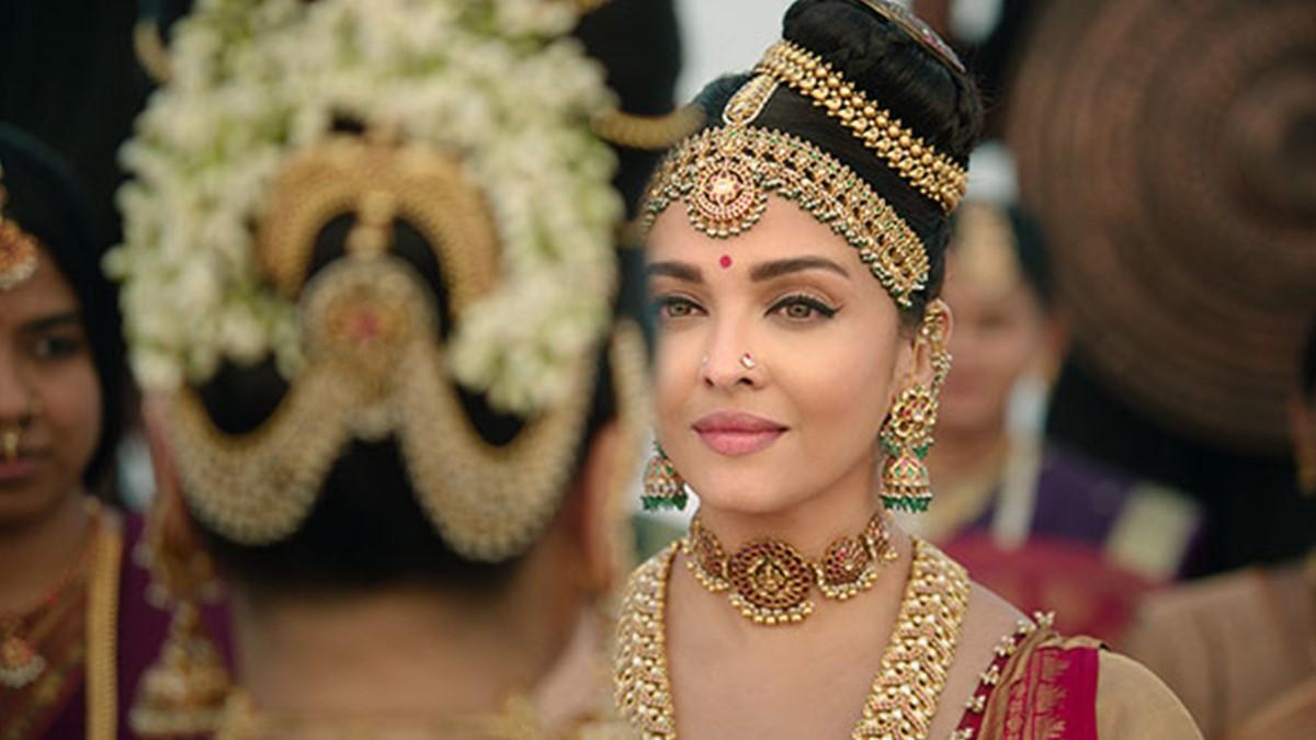 Aishwarya Rai in Chola era jewellery Aishwarya Rai in Chola era jewellery