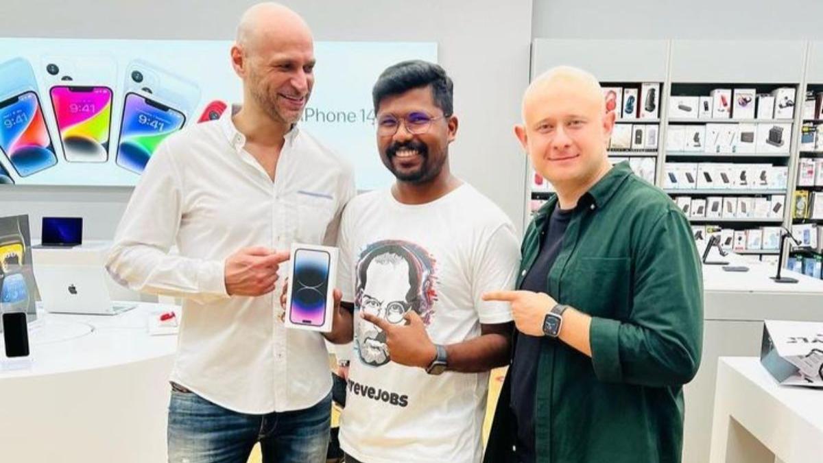 Kochi man travels to Dubai to buy iPhone 14 Pro 512GB for a lower price