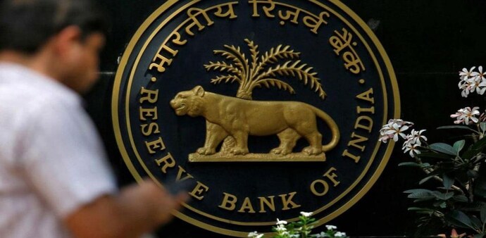 RBI bars Mahindra Finance from carrying out recovery through third party RBI bars Mahindra Finance from carrying out recovery through third party