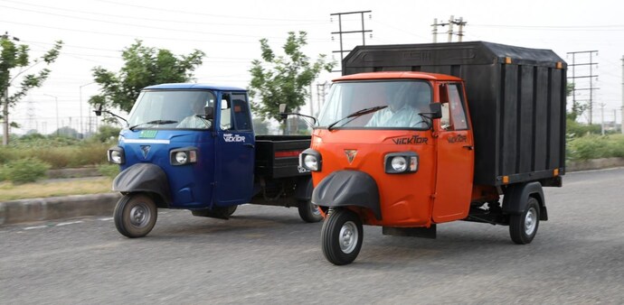 OSM ViCKTOR is powered by a 20 kWh Lithium-Ion battery pack and provides range of 250 km in a single charge OSM ViCKTOR is powered by a 20 kWh Lithium-Ion battery pack and provides range of 250 km in a single charge