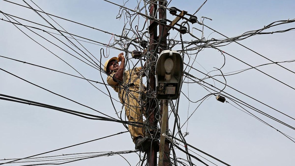 Delhi residents who consume less than 200 units of electricity every month don’t have to pay their electricity bills Delhi residents who consume less than 200 units of electricity every month don’t have to pay their electricity bills