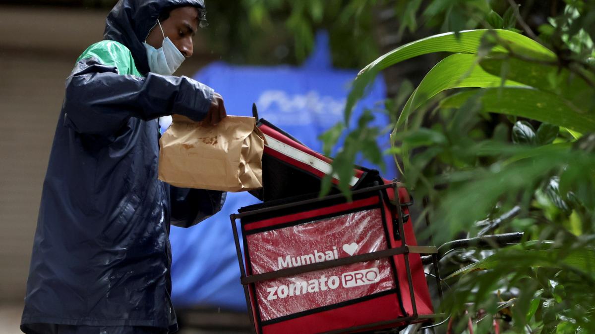 Can Zomato find a wide range of legendary food products that would pass the filters of packaging, storage and safety for travel to make it a large enough vertical? (Photo: Reuters) Can Zomato find a wide range of legendary food products that would pass the filters of packaging, storage and safety for travel to make it a large enough vertical? (Photo: Reuters)