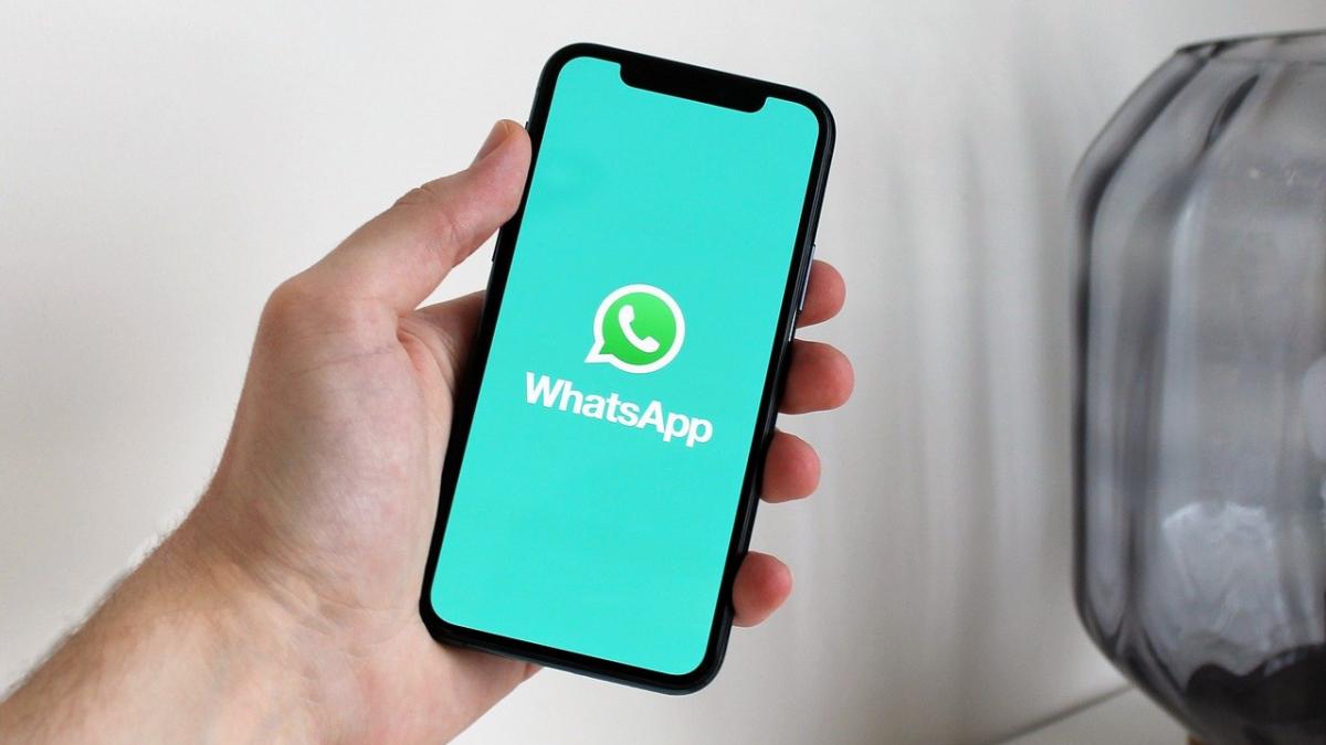 How to make payments through UPI on WhatsApp How to make payments through UPI on WhatsApp