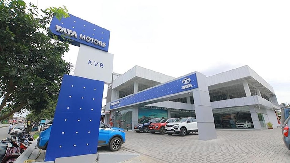 Tata Motors stock price has lost 7.18 percent this year, signaling that the scrip has been affected by negative cues emanating from the Russia-Ukraine war and the economic slowdown after Covid-19 lockdowns across the world Tata Motors stock price has lost 7.18 percent this year, signaling that the scrip has been affected by negative cues emanating from the Russia-Ukraine war and the economic slowdown after Covid-19 lockdowns across the world