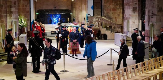 Her coffin had arrived from Balmoral on Sunday and stood overnight at Holyroodhouse. Her coffin had arrived from Balmoral on Sunday and stood overnight at Holyroodhouse.