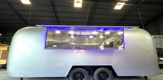 Azimuth's latest capsule van Azimuth's latest capsule van