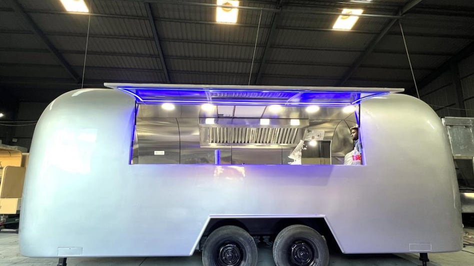 Azimuth's latest capsule van Azimuth's latest capsule van