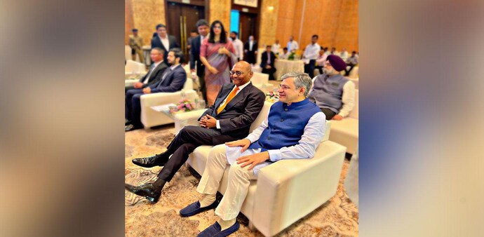 Anil Agarwal with Ashwini Vaishnaw/PC: Aastha Tyagi Anil Agarwal with Ashwini Vaishnaw/PC: Aastha Tyagi