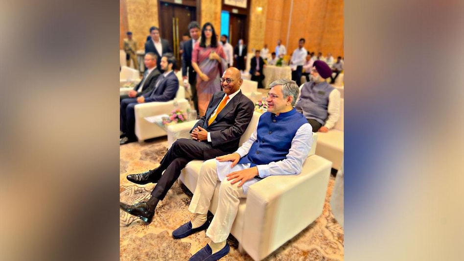 Anil Agarwal with Ashwini Vaishnaw/PC: Aastha Tyagi Anil Agarwal with Ashwini Vaishnaw/PC: Aastha Tyagi