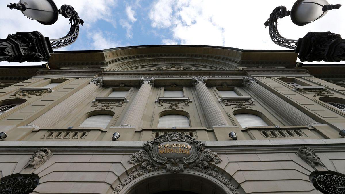 Swiss National Bank lost 142.2 billion Swiss francs ($142.60 billion) in the first nine months of 2022 as rising interest rates and the stronger Swiss franc slashed the value of the central bank's foreign investments. Swiss National Bank lost 142.2 billion Swiss francs ($142.60 billion) in the first nine months of 2022 as rising interest rates and the stronger Swiss franc slashed the value of the central bank's foreign investments.