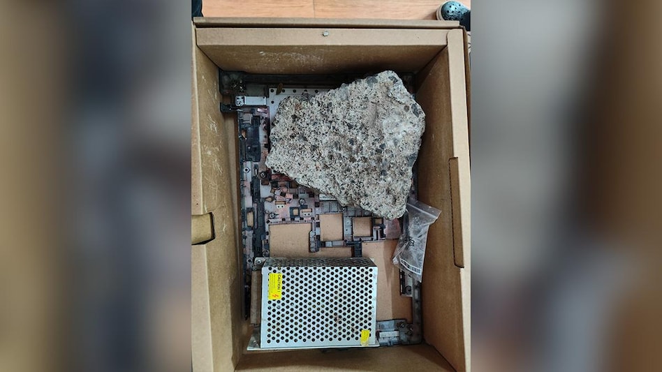 Flipkart Diwali sale: Man from Mangalore gets stone, e-waste on ordering a gaming laptop (Photo: Twitter) Flipkart Diwali sale: Man from Mangalore gets stone, e-waste on ordering a gaming laptop (Photo: Twitter)