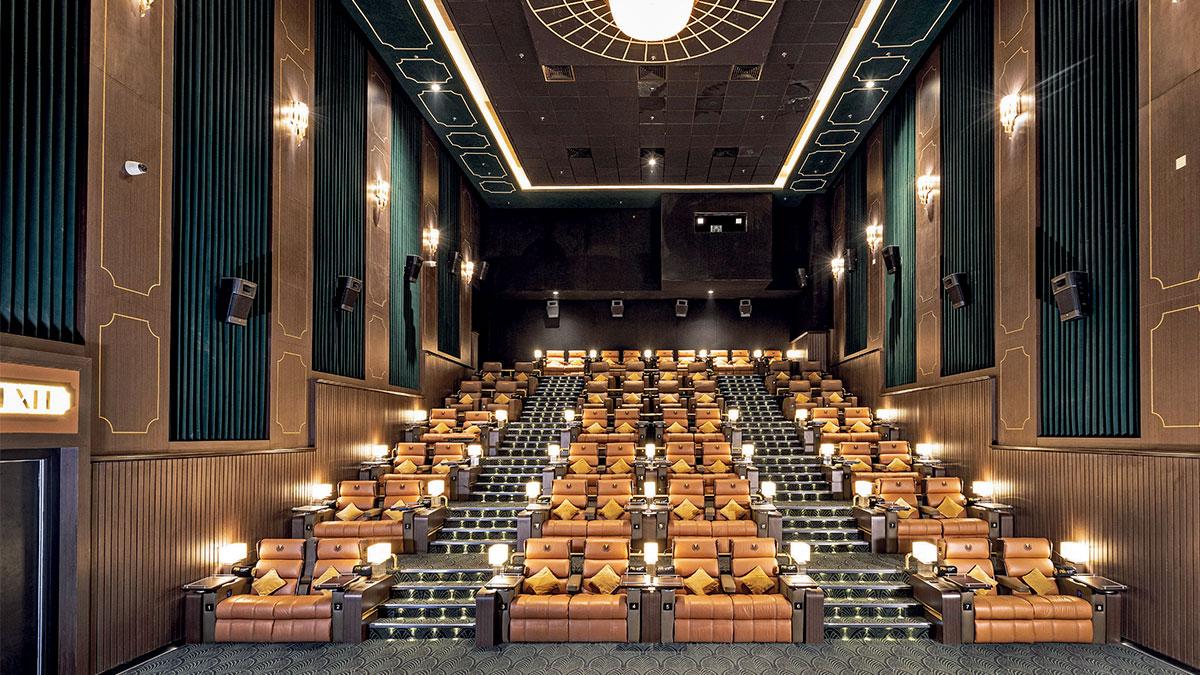 Whether you want to watch a movie curled up in bed or in seven-star comfort, here are a few options you can check out Whether you want to watch a movie curled up in bed or in seven-star comfort, here are a few options you can check out