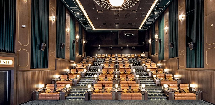 Whether you want to watch a movie curled up in bed or in seven-star comfort, here are a few options you can check out Whether you want to watch a movie curled up in bed or in seven-star comfort, here are a few options you can check out