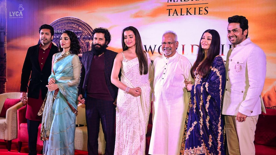 Bollywood director Mani Ratnam with actors Aishwarya Rai Bachchan, Trisha, Sobhita Dhulipala and others Bollywood director Mani Ratnam with actors Aishwarya Rai Bachchan, Trisha, Sobhita Dhulipala and others