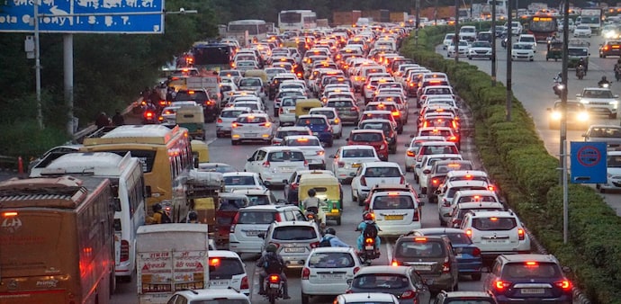 Car makers such as Maruti, Hyundai, Tata, Mahindra, and several others dispatched a total of 3,54,956 passenger vehicles in September 2022. Car makers such as Maruti, Hyundai, Tata, Mahindra, and several others dispatched a total of 3,54,956 passenger vehicles in September 2022.