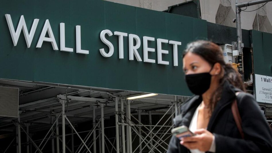 Wall Street rises as upbeat corporate forecasts trump UK political shock (Photo: Reuters) Wall Street rises as upbeat corporate forecasts trump UK political shock (Photo: Reuters)