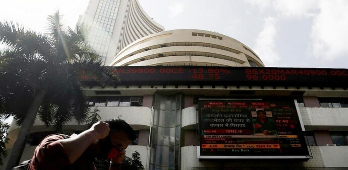 A spike in US bond yields weaken the rupee against dollar, which hurts the bottom line of companies that have borrowed in dollar terms. A spike in US bond yields weaken the rupee against dollar, which hurts the bottom line of companies that have borrowed in dollar terms.