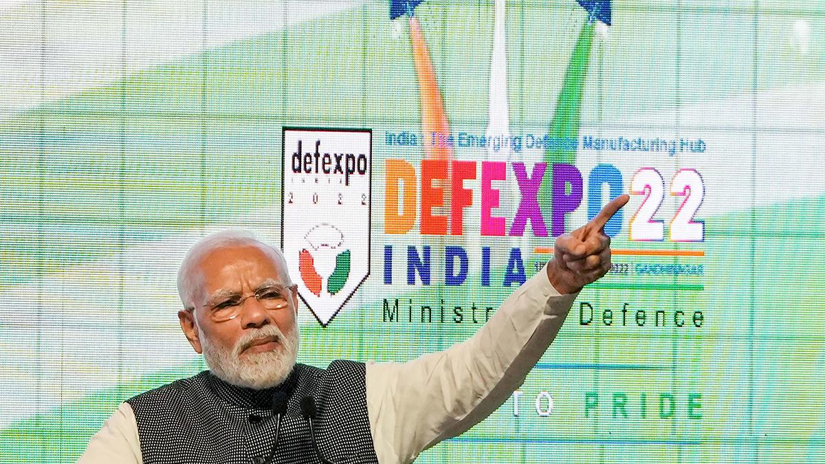 PM Modi inaugurated the defence expo PM Modi inaugurated the defence expo