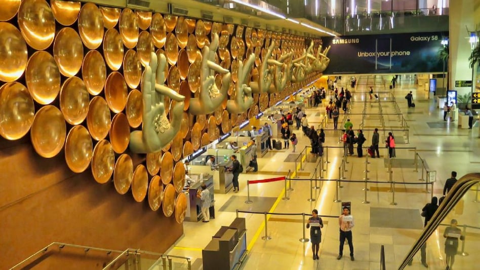 Full flight Delhi airport emerges as world's 10th busiest airport: Report Full flight Delhi airport emerges as world's 10th busiest airport: Report