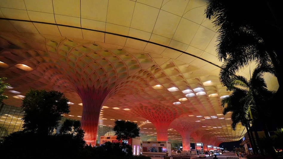 The Mumbai airport authority said that both runways - 14/32 and 9/27 - will be closed from 11 am to 5 pm on Tuesday, October 18. (Photo: Twitter) The Mumbai airport authority said that both runways - 14/32 and 9/27 - will be closed from 11 am to 5 pm on Tuesday, October 18. (Photo: Twitter)