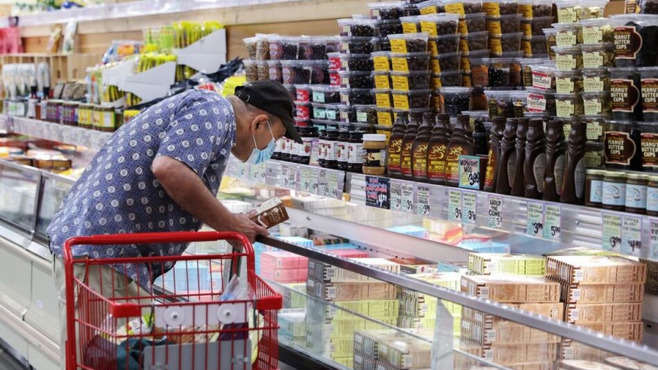 Markets show investors now expect US rates to peak at around 4.85% in March, compared with a peak of 4.65% in May that was priced in right before the data. (Photo: Reuters) Markets show investors now expect US rates to peak at around 4.85% in March, compared with a peak of 4.65% in May that was priced in right before the data. (Photo: Reuters)