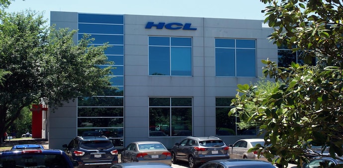 Ex HCL Tech CEO Vineet Nayar took to LinkedIn to express his views on the issue of moonlighting Ex HCL Tech CEO Vineet Nayar took to LinkedIn to express his views on the issue of moonlighting