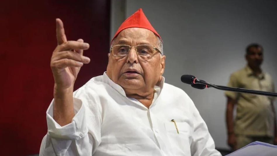 Mulayam Singh Yadav was shifted to Medanta Hospital's Intensive Critical Unit (ICU) in Gurugram after his health deteriorated on Sunday. (Photo: India Today) Mulayam Singh Yadav was shifted to Medanta Hospital's Intensive Critical Unit (ICU) in Gurugram after his health deteriorated on Sunday. (Photo: India Today)