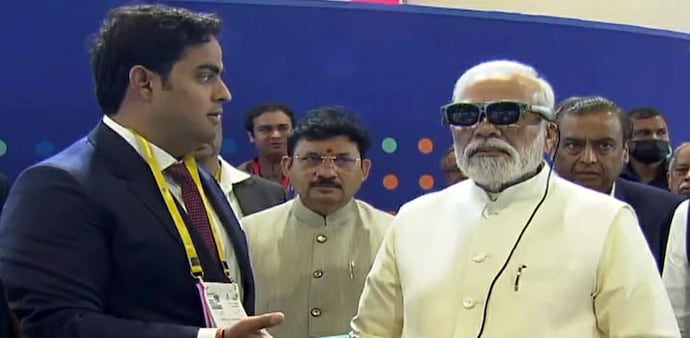 Modi highlighted that India is No. 2 in manufacturing mobile phones and that India is also exporting mobile phones. Modi highlighted that India is No. 2 in manufacturing mobile phones and that India is also exporting mobile phones.