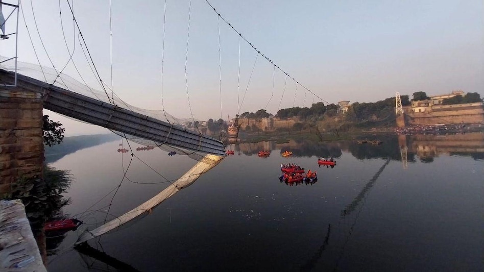 The suspension bridge is located nearly 300 km from Gandhinagar, the capital city of Gujarat. The suspension bridge is located nearly 300 km from Gandhinagar, the capital city of Gujarat.