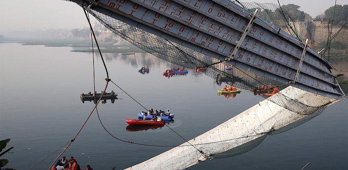 Morbi suspension bridge collapsed on Sunday leading to the death of 141 people Morbi suspension bridge collapsed on Sunday leading to the death of 141 people