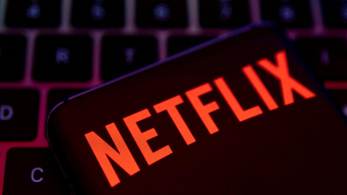 Netflix attracted 2.4 million new subscribers worldwide from July through September Netflix attracted 2.4 million new subscribers worldwide from July through September